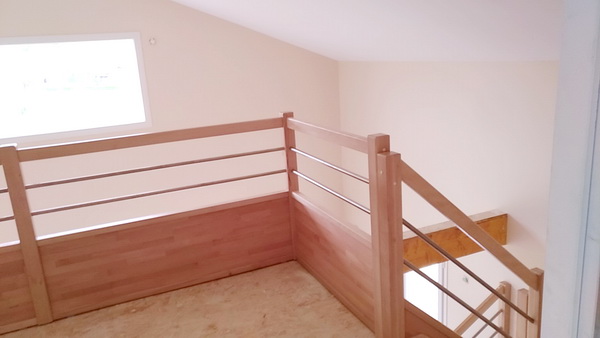 Gîte en création: pose escalier et garde au corps