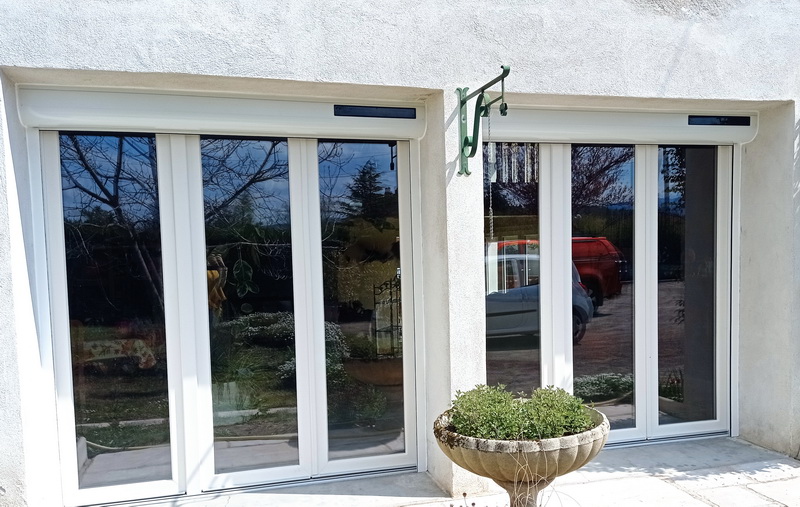 Lapendry menuiserie pose des volets roulants solaires