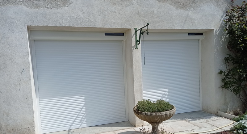 Lapendry menuiserie installe des volets roulants solaires