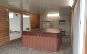 aménagement et isolation d'un espace spa pour un gite par lapendry menuiserie Loire