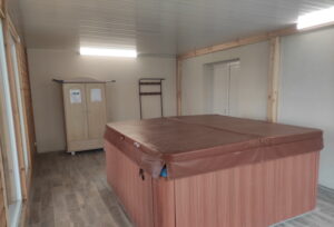 Pose d'un plancher isolant dans l'espace spa d'un gite dans les monts du forez par Lapendry menuiserie