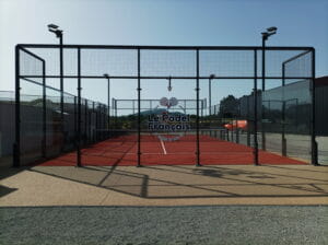 en collaboration avec JDM, Lapendry menuiserie monte des padels