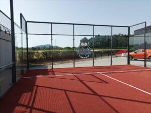 padel français conçu et posé par JDM et Lapendry menuiserie