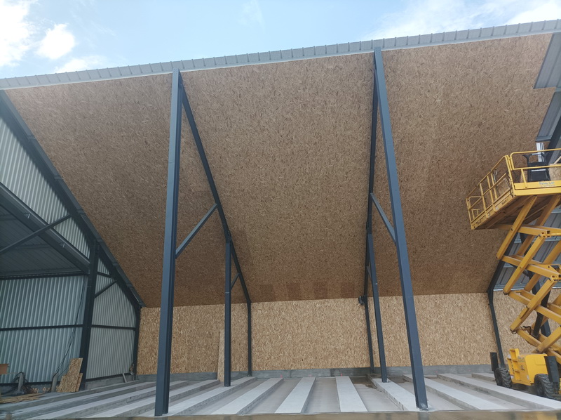 lapendry menuiserie a posé pour JDM expert 1200m² d'OSB lors de la construction d'un séchoir éco énergie responsable