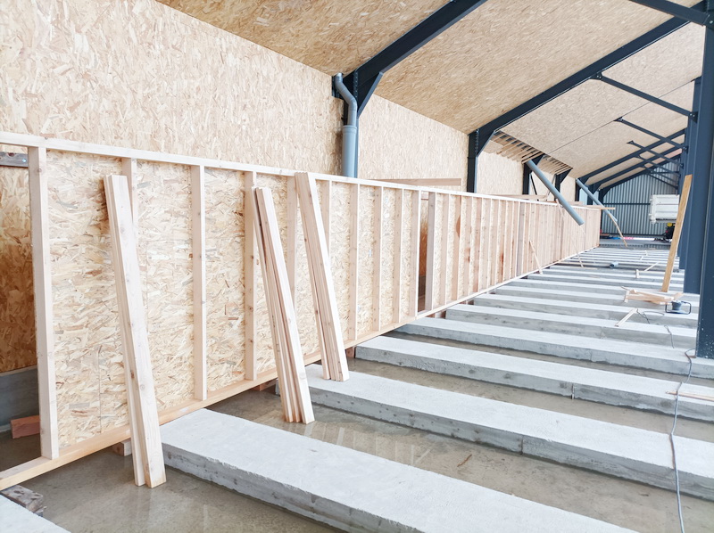 lapendry menuiserie a posé pour JDM expert 1200m² d'OSB lors du montage d'un séchoir à granulats