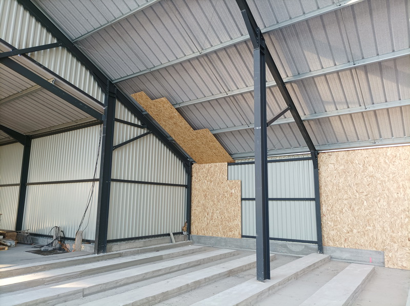 lapendry menuiserie a posé pour JDM expert 1200m² d'OSB lors de la construction de son séchoir à granulats