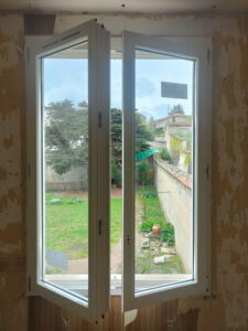 Les propriétaires d'une maison à Montbrison ont confié le changement de fenêtres dans le cadre d'une rénovation totale de l'habitation à Lapendry menuiserie