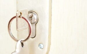 changement porte entrée par Lapendry menuiserie