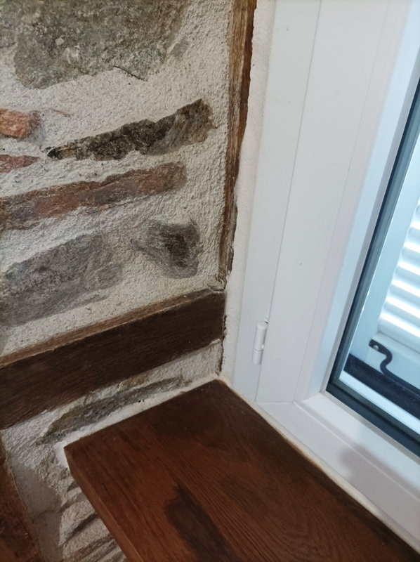 rénovation embrasures hautes et pose de tablette bois sur mesure par Lapendry menuiserie Loire 42