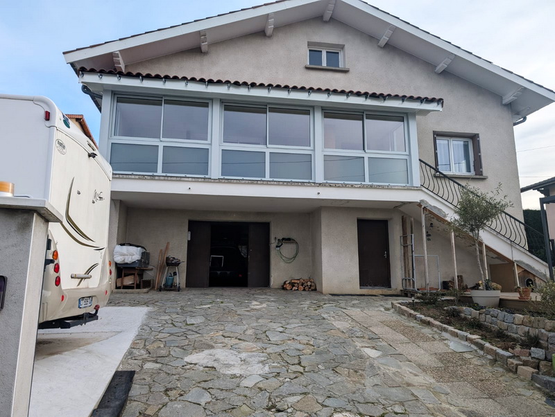 réalisation d'un auvent par lapendry menuiserie loire 42